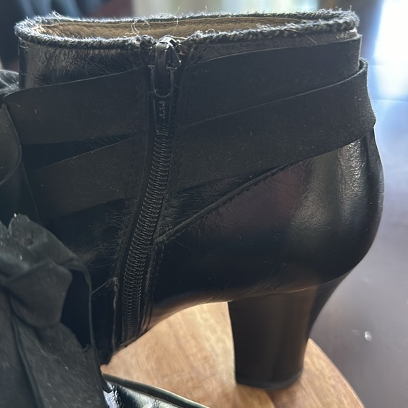 Cute black booties - Picture 9 of 12